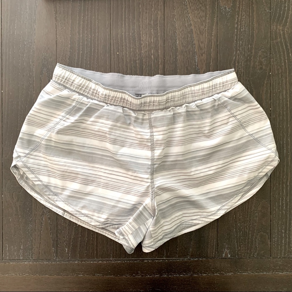 Lululemon athletic shorts SIZE 6. White/Grey stripe with interior waistband tie